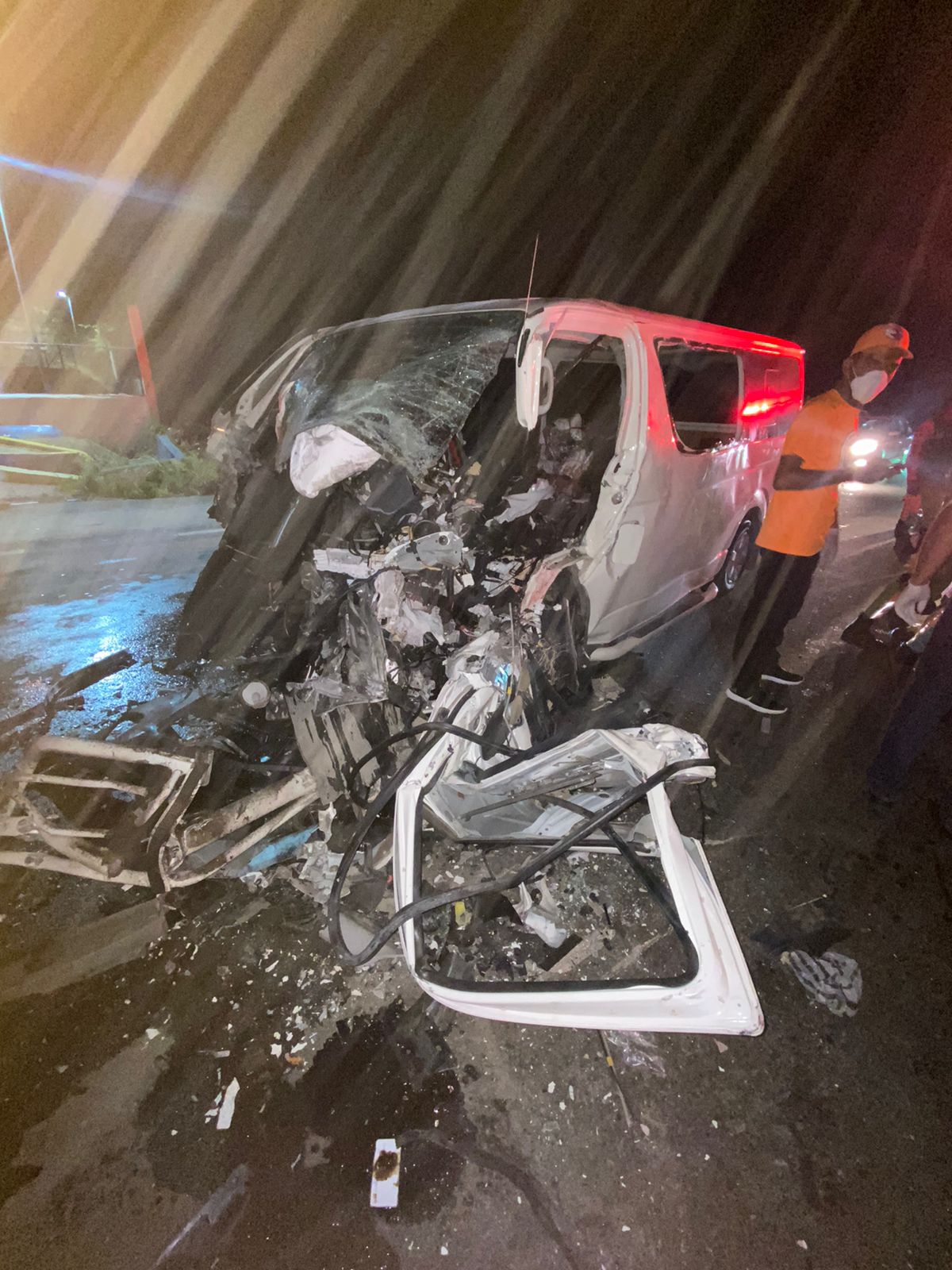 Accidente entre autobús y patana deja un fallecido - Noticias de hoy en República Dominicana | De Último Minuto