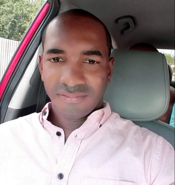 Agreden al periodista Marcos Lorenzo en Pueblo Viejo de Azua - Noticias de hoy en República Dominicana | De Último Minuto