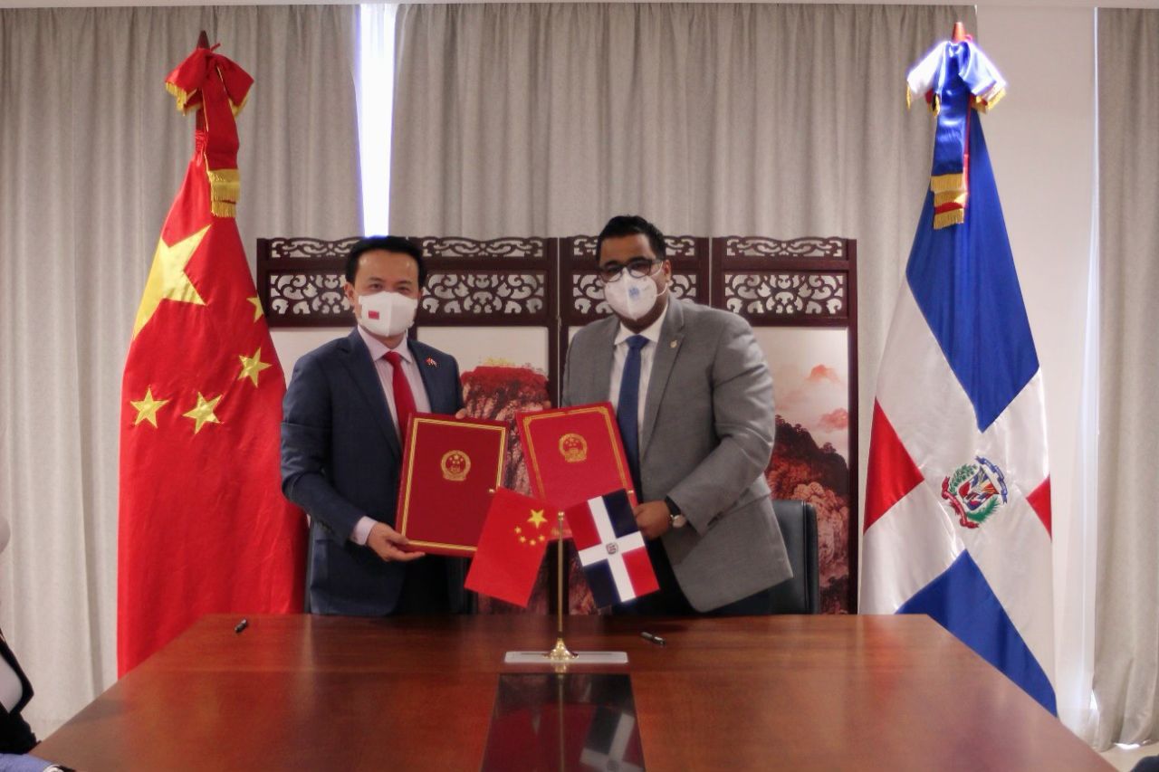 Embajada de China dona USD$20,000 a la Provincia San Cristóbal para la promoción del juego de ajedrez - Noticias de hoy en República Dominicana | De Último Minuto