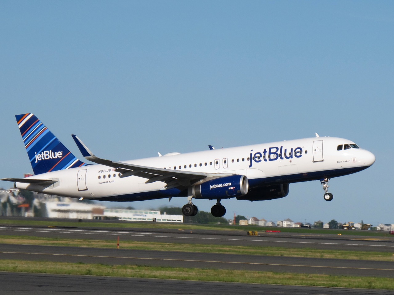 Solicita a congresista intervenir ante Jet-Blue por desconsideraciones a pasajeros - Noticias de hoy en República Dominicana | De Último Minuto