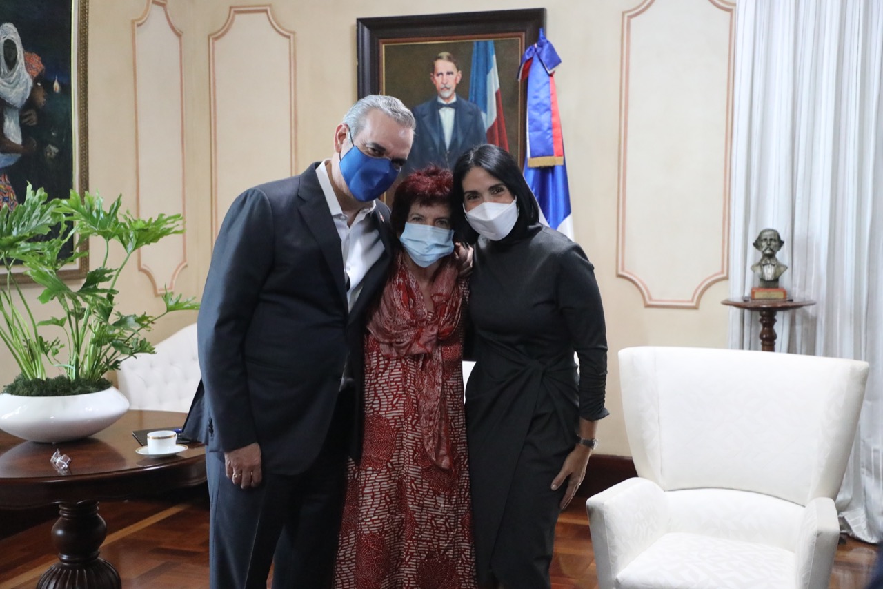 Abinader recibe a la actriz y productora Jane Chaplin - Noticias de hoy en República Dominicana | De Último Minuto
