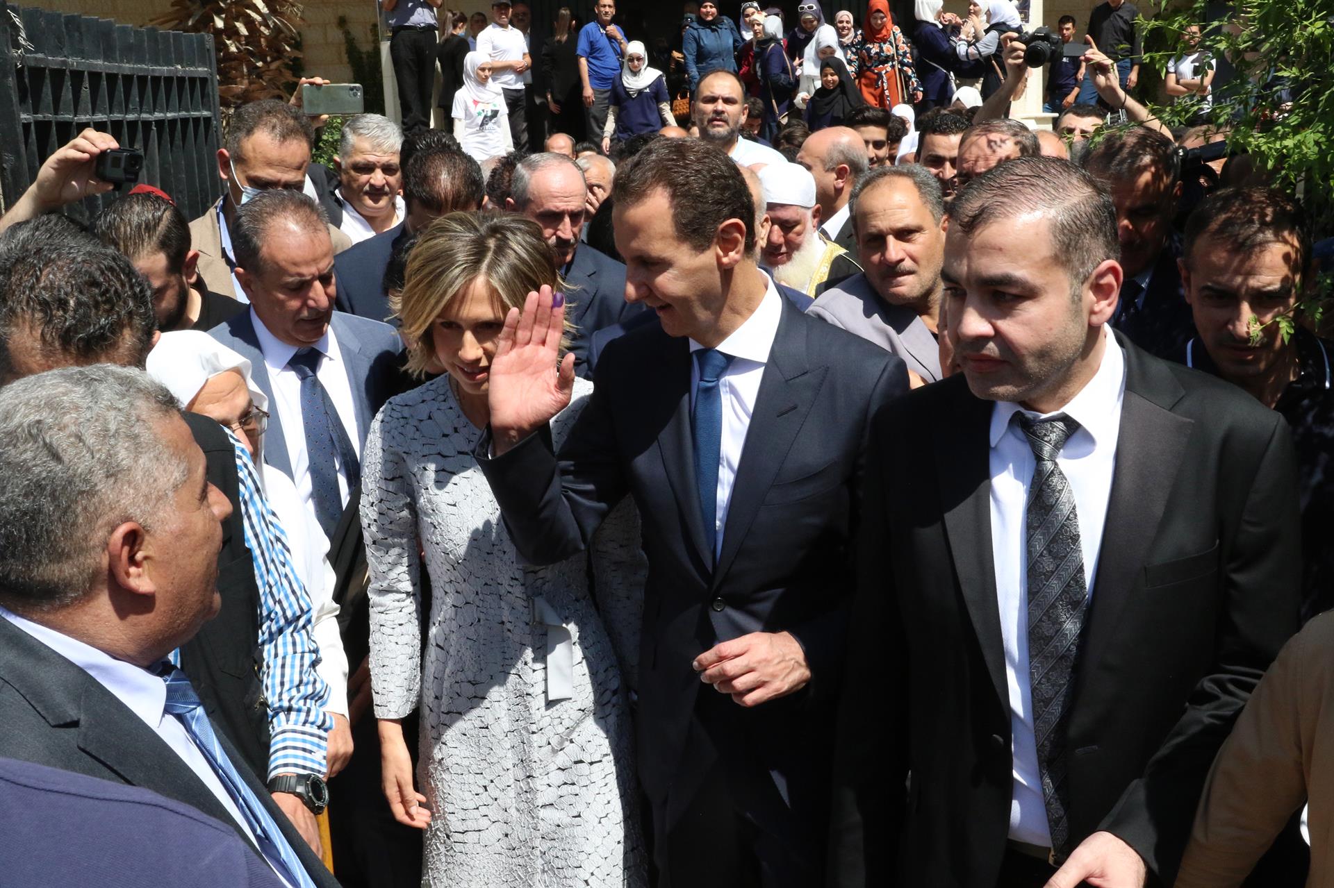 Al Asad inicia su cuarto mandato con la confianza militar y promesas económicas - Noticias de hoy en República Dominicana | De Último Minuto