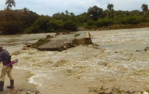 Bañistas en río de Sabaneta salvan su vida de milagro tras producirse un desborde - Noticias de hoy en República Dominicana | De Último Minuto