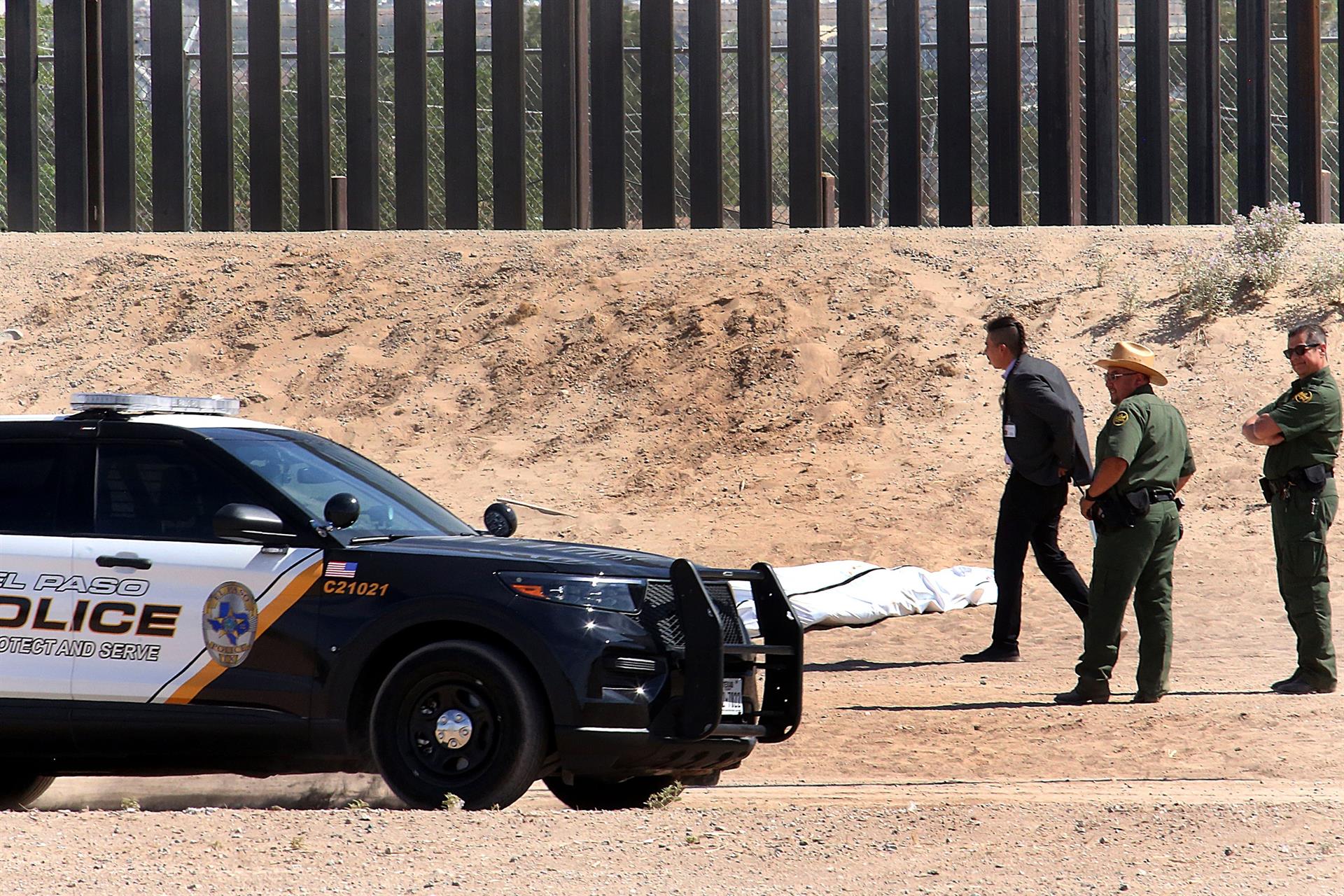 Un migrante mexicano muere al intentar escalar la valla fronteriza en Texas - Noticias de hoy en República Dominicana | De Último Minuto