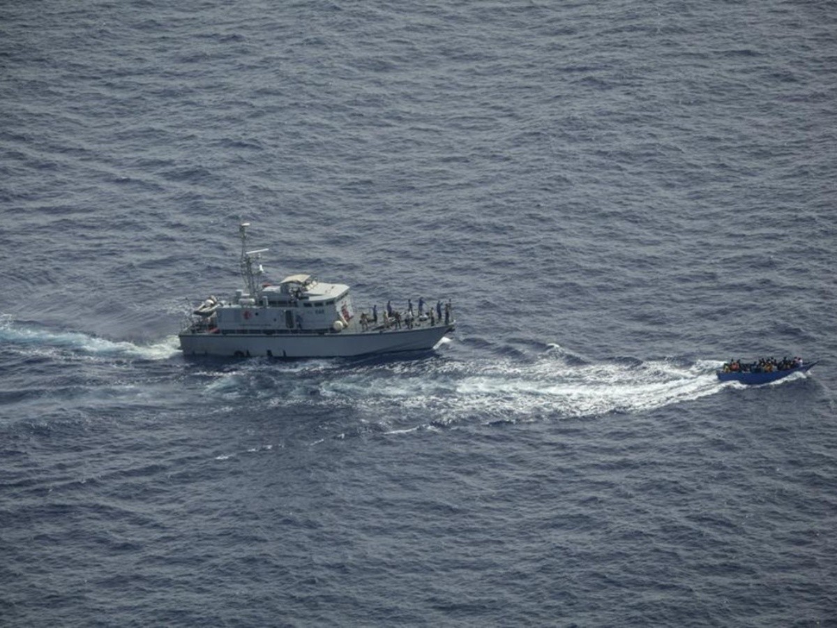 Muertas 43 personas al naufragar un barca precaria frente a la costa de Túnez - Noticias de hoy en República Dominicana | De Último Minuto