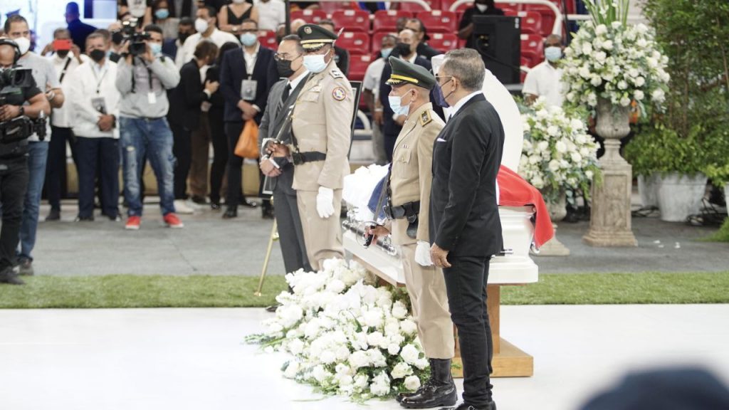 ¡Galería de fotos! Último adiós al legendario merenguero Johnny Ventura - Noticias de hoy en República Dominicana | De Último Minuto