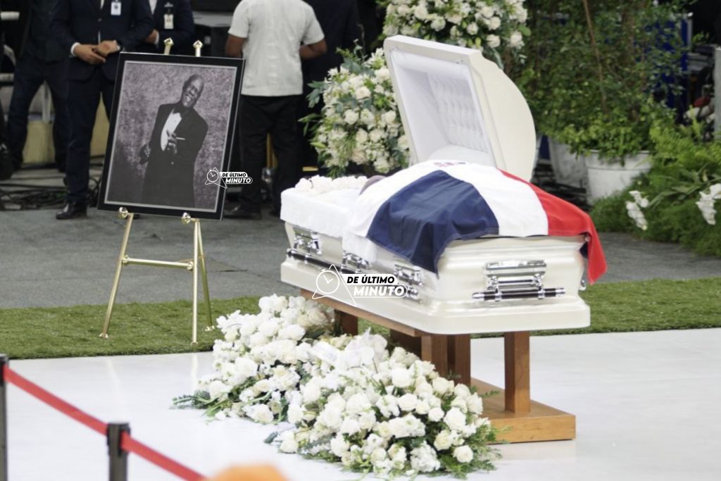 ¡Galería de fotos! Último adiós al legendario merenguero Johnny Ventura - Noticias de hoy en República Dominicana | De Último Minuto