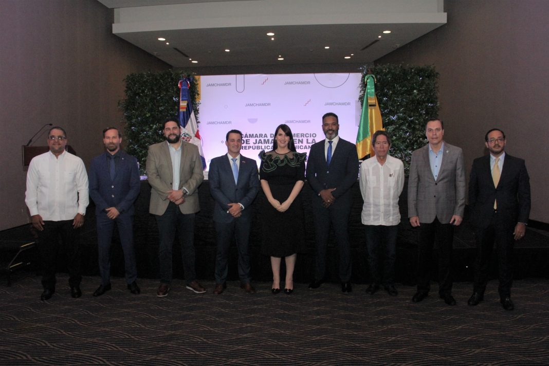 Erick Jimenez, Hugo Pérez, José Vega, Juna José Melo, Angie Martínez, Benjamin Valdez, Fernando Gonzalez Nicolas, Bela Szabo y José Quiroz