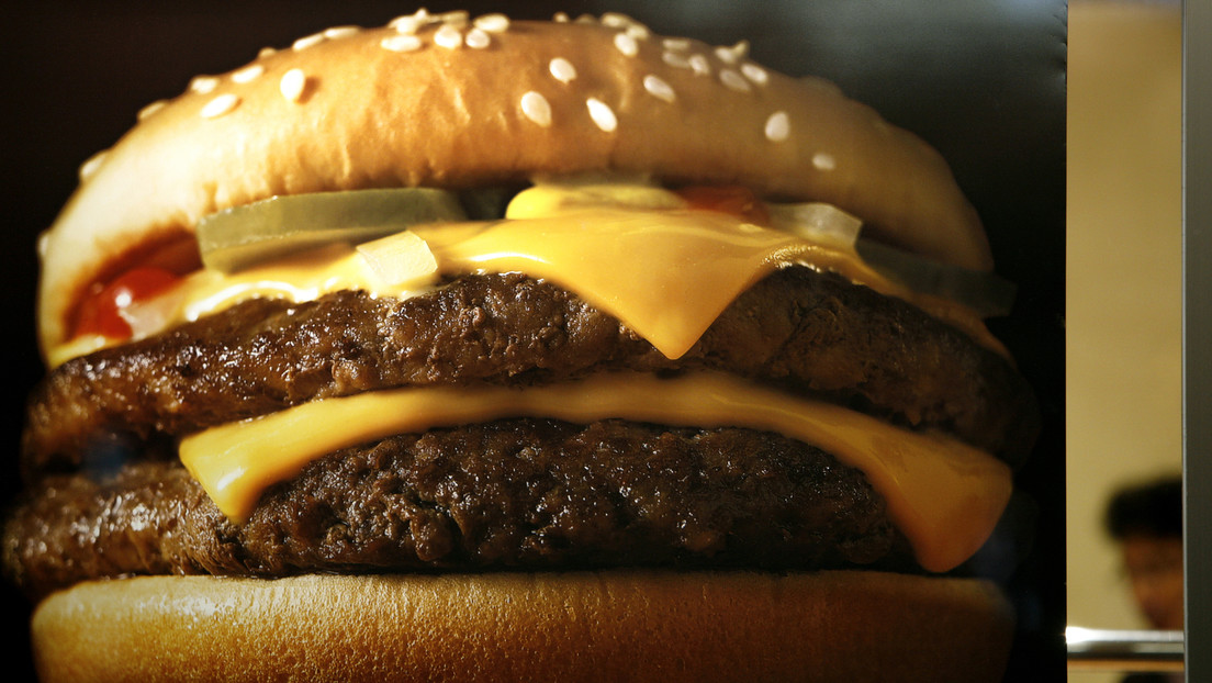 Una rusa demanda a McDonald's por 'tentarla' a romper su ayuno religioso con un anuncio de una hamburguesa - Noticias de hoy en República Dominicana | De Último Minuto