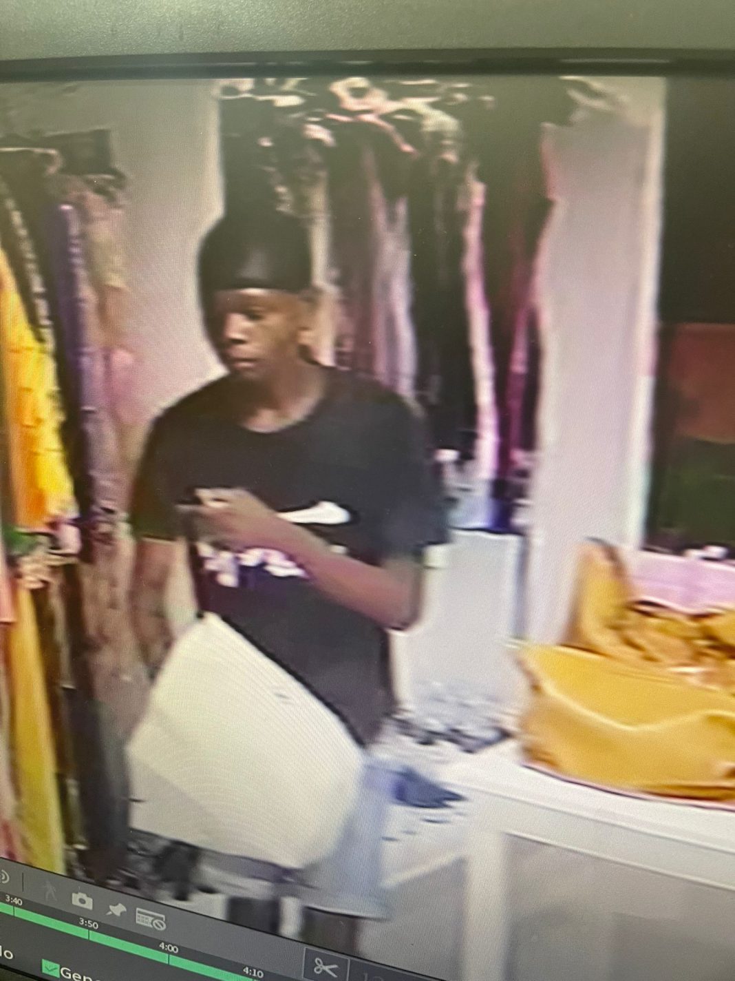 Apresan hombre captado en cámara mientras robaba en tienda de Dajabón