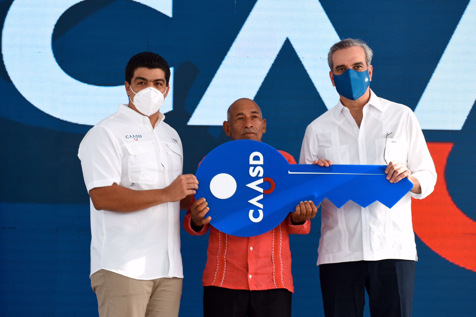 Presidente Abinader encabeza entrega de cañadas saneadas por la CAASD en el GSD