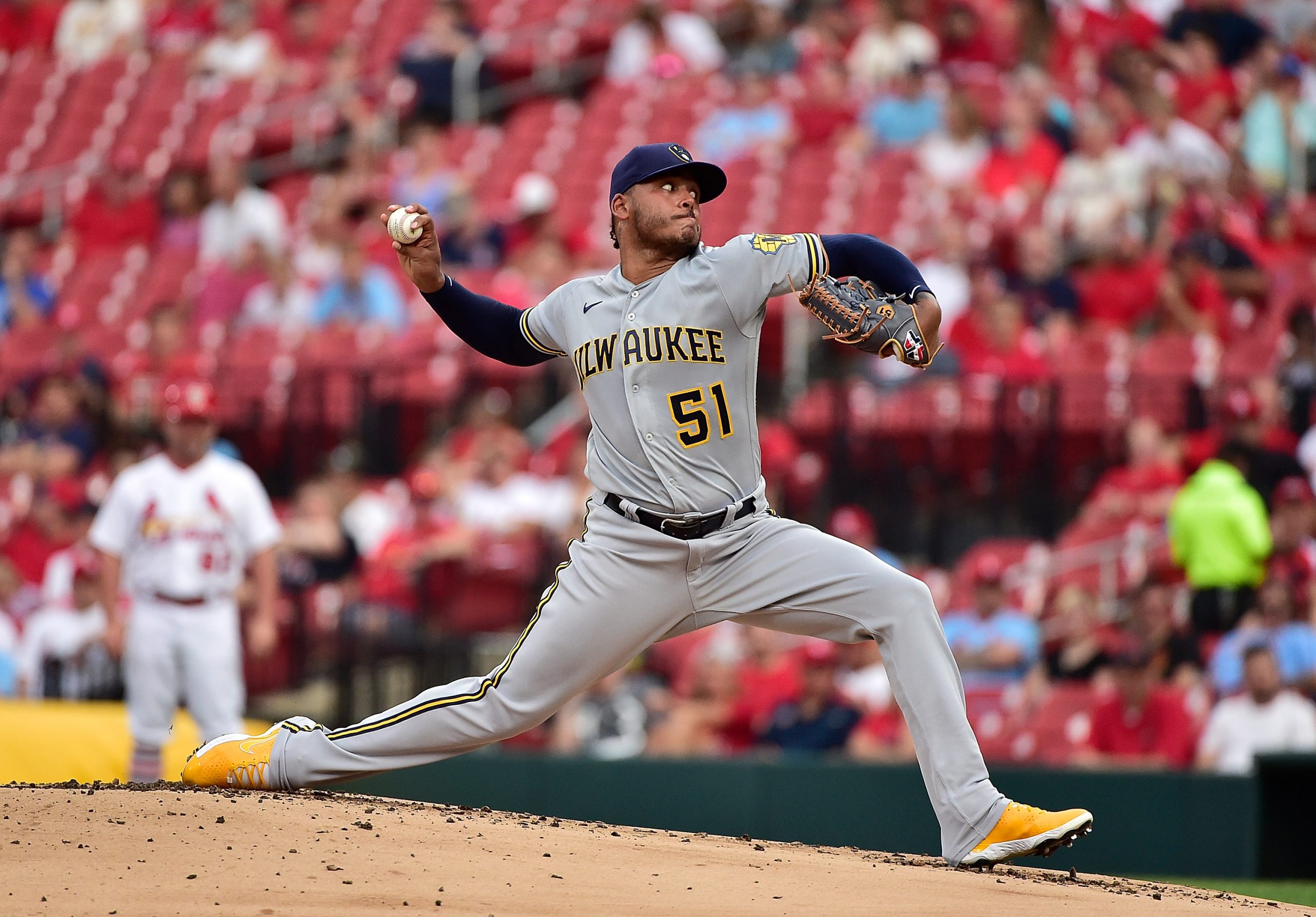 Inhabilitan al abridor dominicano Freddy Peralta por lesión - Noticias de hoy en República Dominicana | De Último Minuto