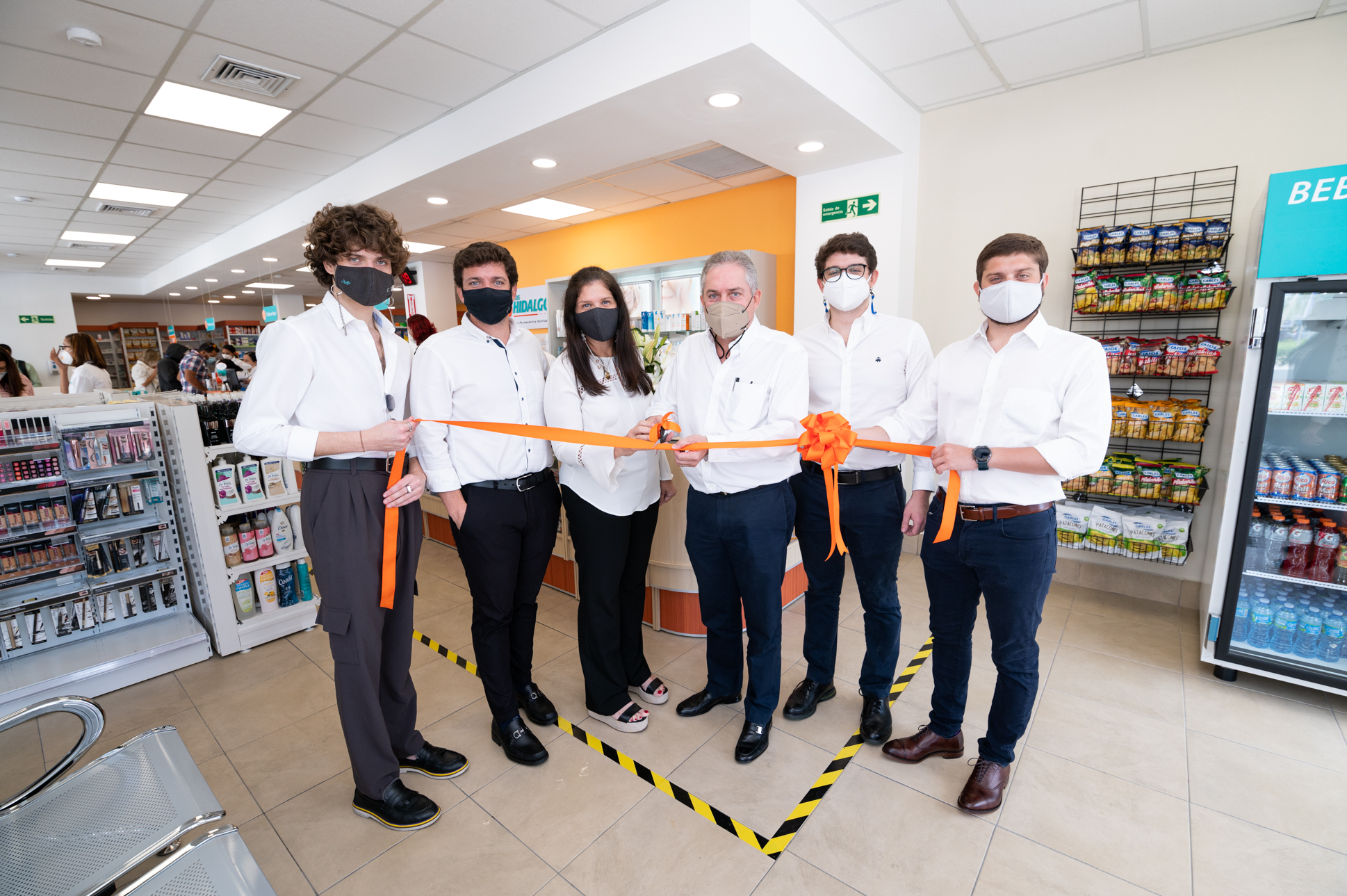 Farmacias Los Hidalgos inaugura sucursal en La Vega