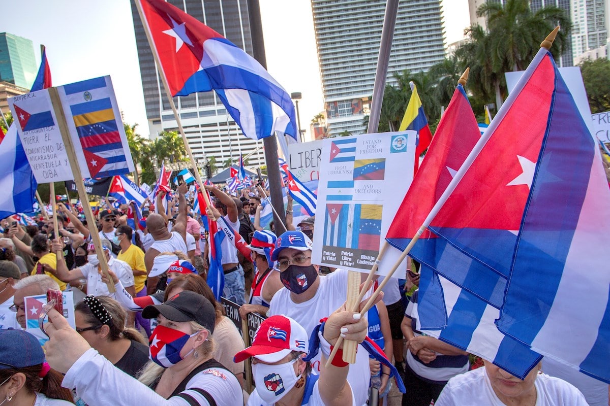 Libertad para Cuba, Nicaragua y Venezuela gritan miles de personas en Miami - Noticias de hoy en República Dominicana | De Último Minuto