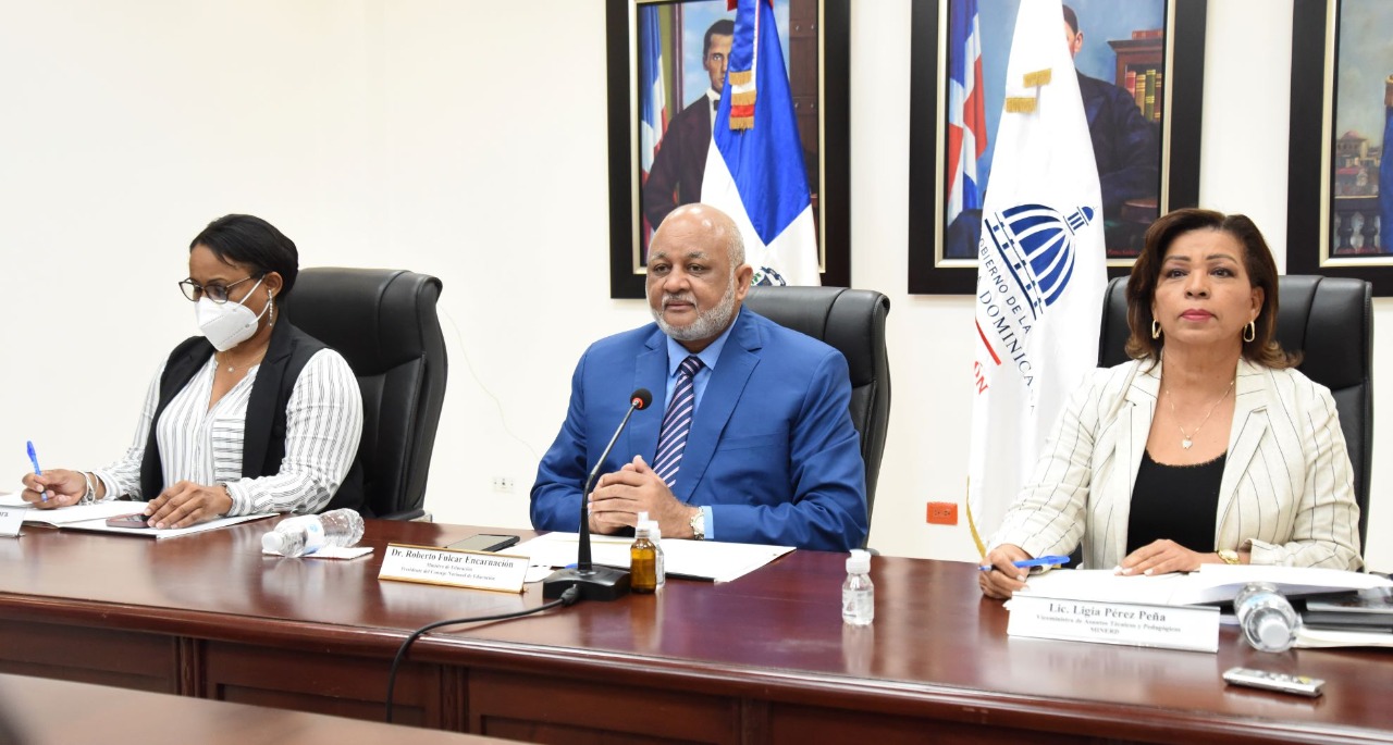 El Consejo Nacional de Educación aprueba iniciar la adecuación curricular - Noticias de hoy en República Dominicana | De Último Minuto