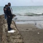 Autoridades recuperan cadáver hallado flotando en playa de Miches