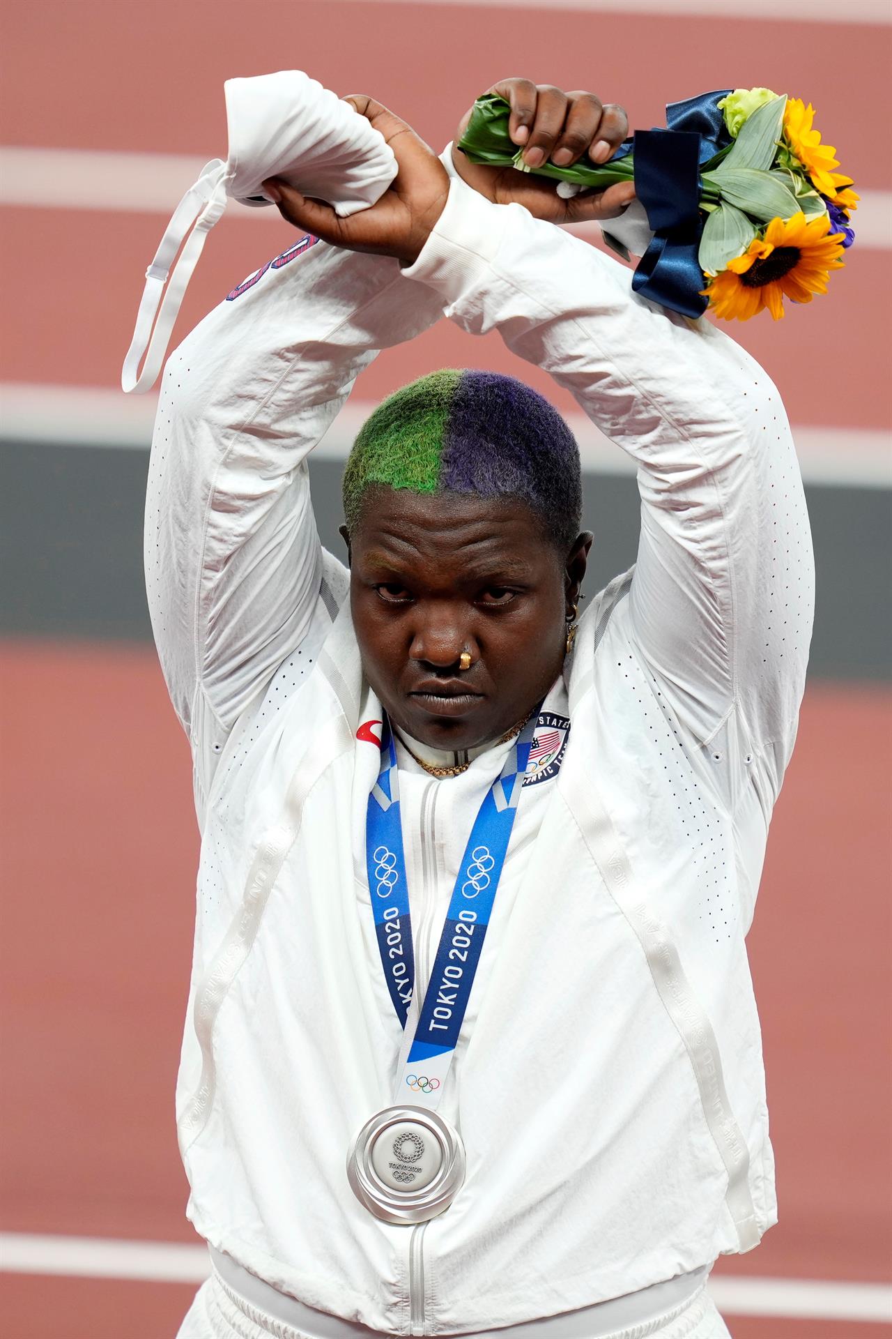 Muere la madre de la subcampeona olímpica de peso Raven Saunders - Noticias de hoy en República Dominicana | De Último Minuto