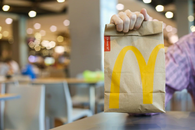 McDonald’s elimina colorantes y sabores artificiales de comida para niños