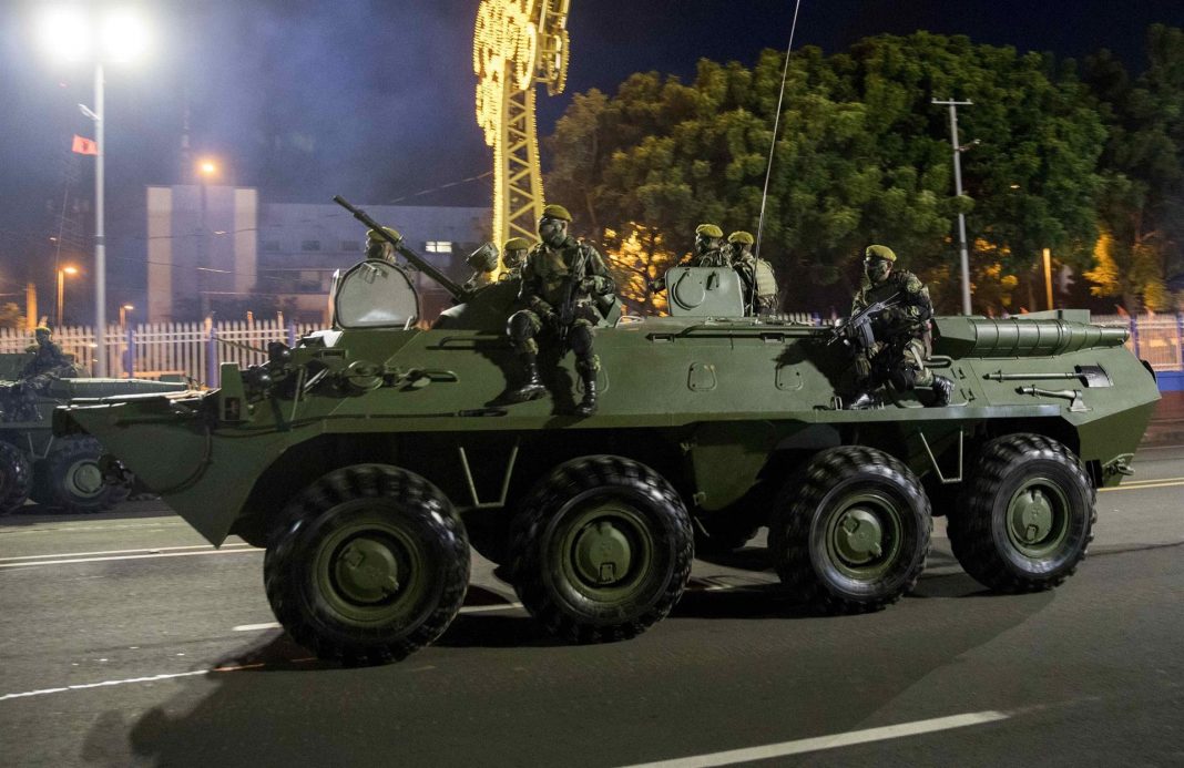 Presidente de Nicaragua encabeza desfile por el 42 aniversario del Ejercito de ese país