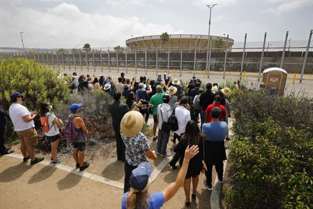 Haitianos marchan en el sur de México y piden agilizar trámites migratorios - Noticias de hoy en República Dominicana | De Último Minuto