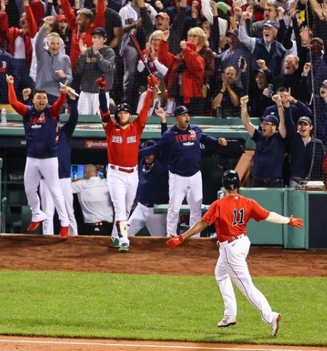 ¡Atrás, atrás, atrás! Cañonazo de Rafael Devers con dos en base