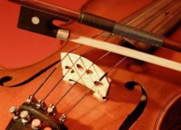 Violinista muere tras accidentarse durante ensayo en Moscú