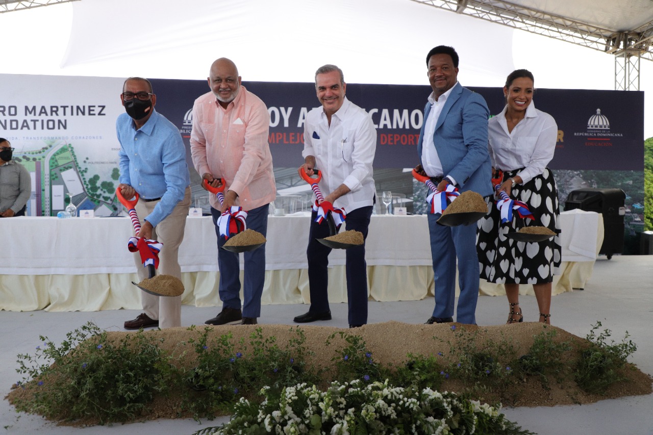 Gobierno y Fundación Pedro Martínez construyen complejo educativo en Santo Domingo Oeste - Noticias de hoy en República Dominicana | De Último Minuto