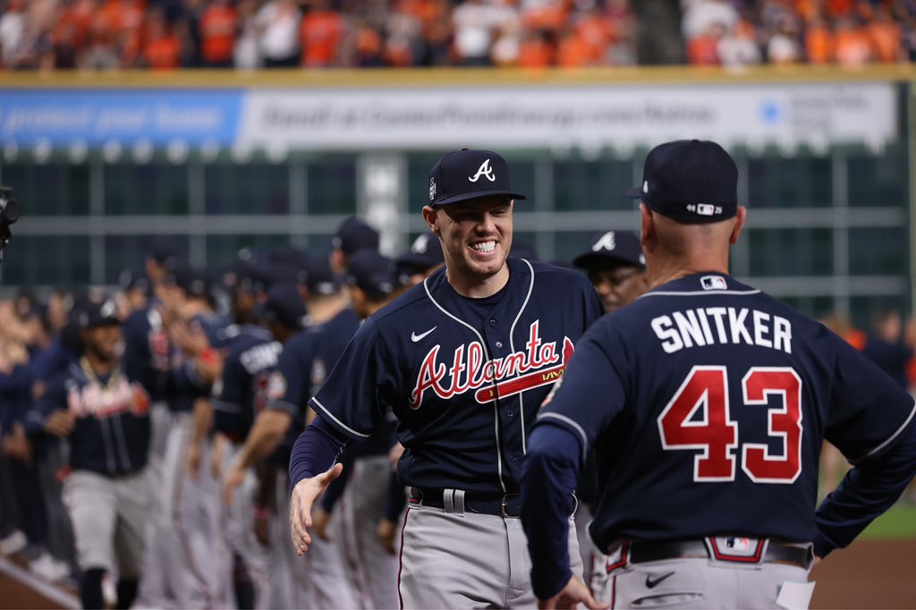 Bravos pican alante y se llevan el Juego 1 de la Serie Mundial