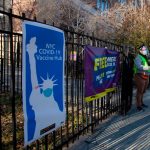 Nueva York no da más treguas a sus empleados: vacuna o despido - Noticias de hoy en República Dominicana | De Último Minuto
