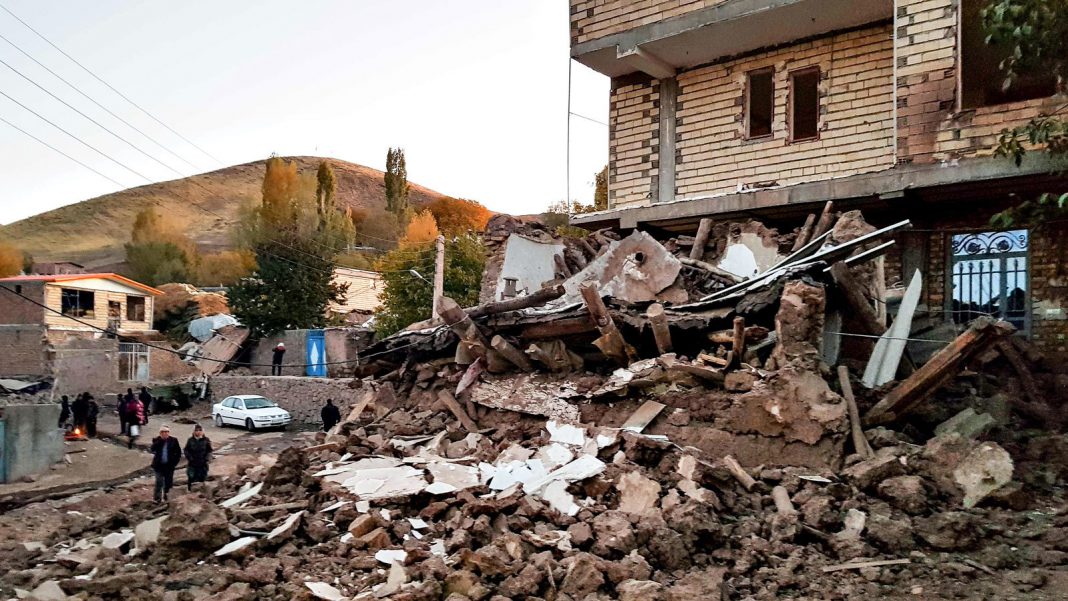 Al menos un muerto y ocho heridos en dos fuertes terremotos en Irán