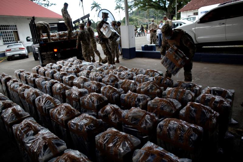 Interceptan cerca de 5 toneladas de droga y capturan a 8 personas en Panamá