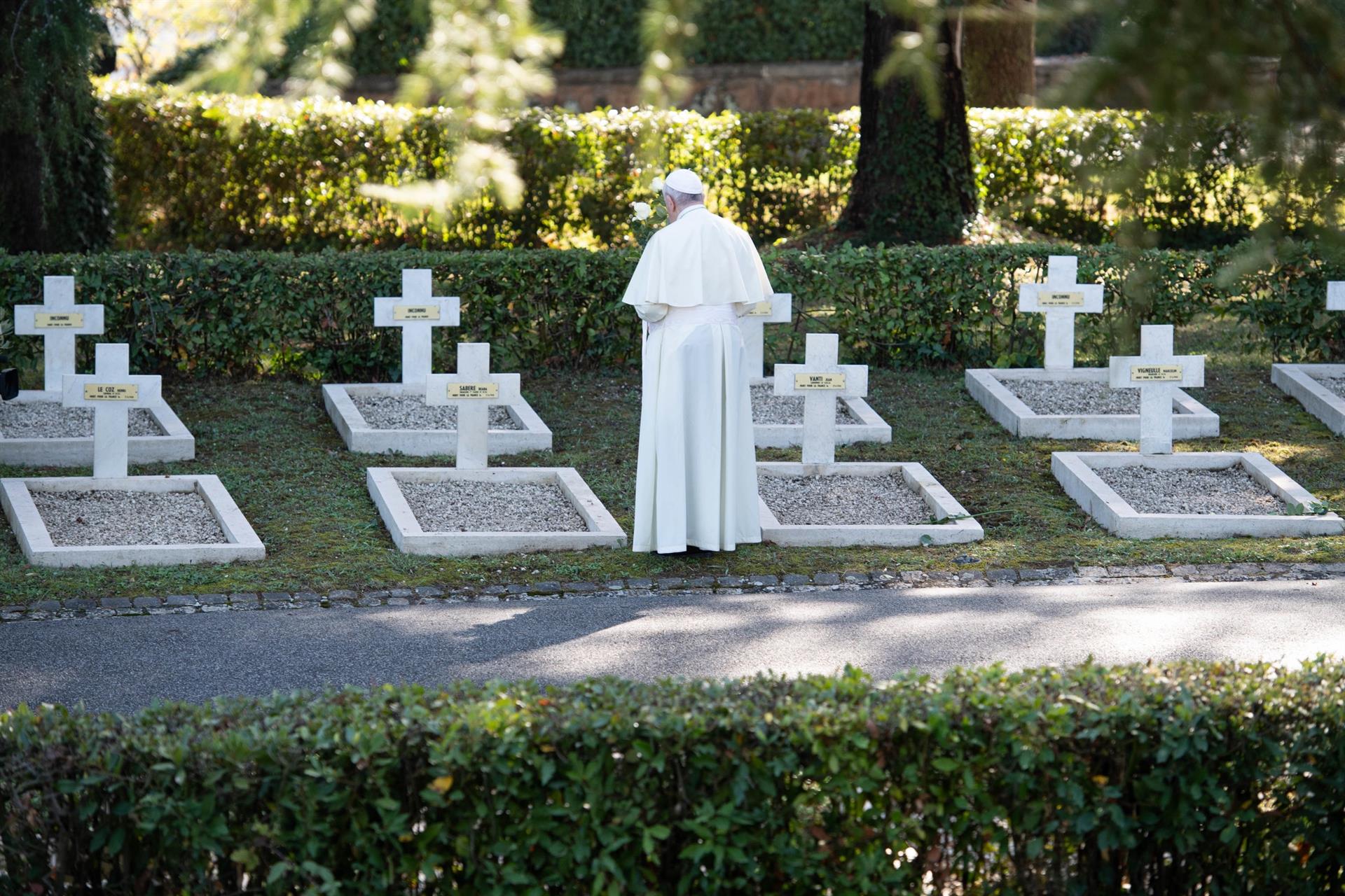 El papa pide el fin de la guerra, "que engulle a los hijos de la patria" - Noticias de hoy en República Dominicana | De Último Minuto