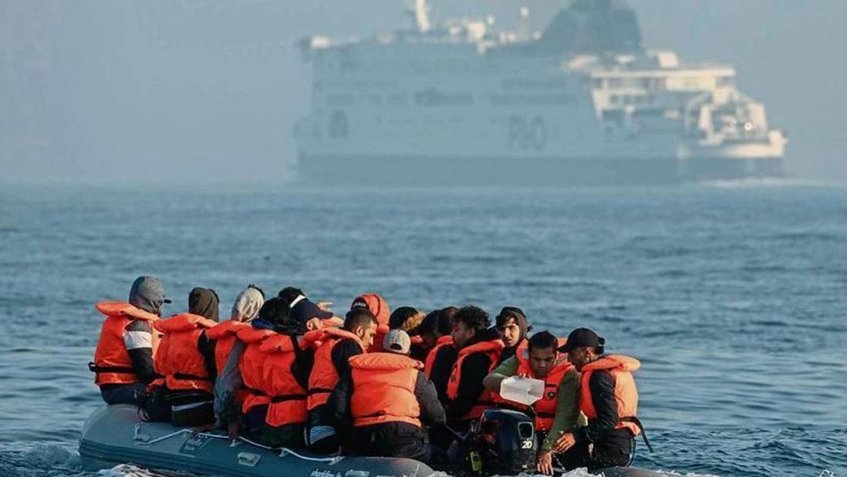 Fallecen más de 30 personas tras naufragar embarcación en Francia