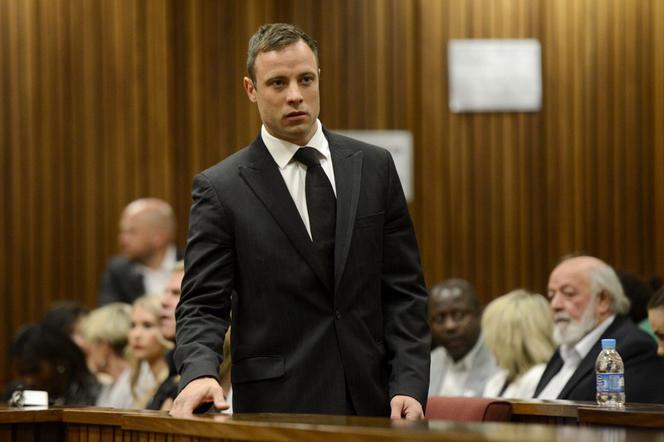 Oscar Pistorius podría lograr libertad condicional tras condena por muerte de su novia