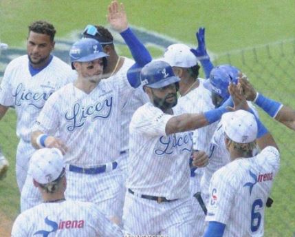 Tigres se imponen a Gigantes; dan respiro a fanaticada