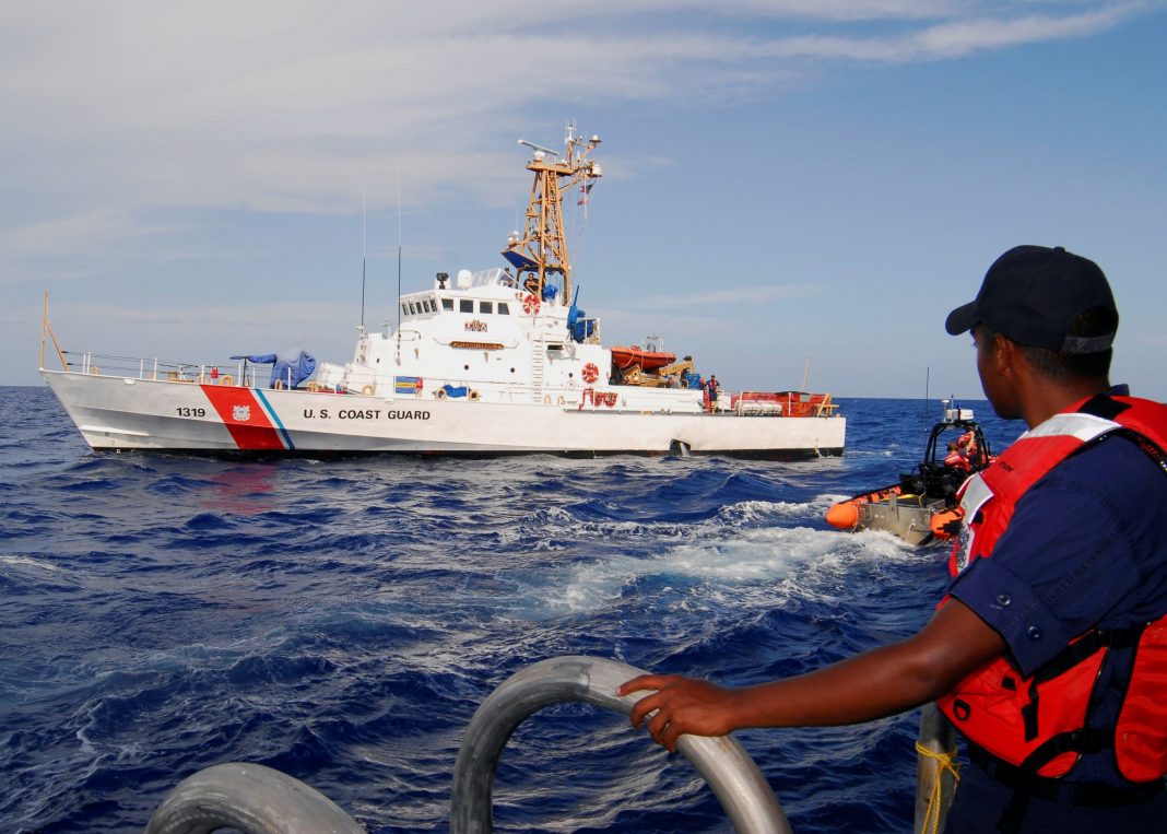 Guardia Costera deporta 66 dominicanos desde Puerto Rico