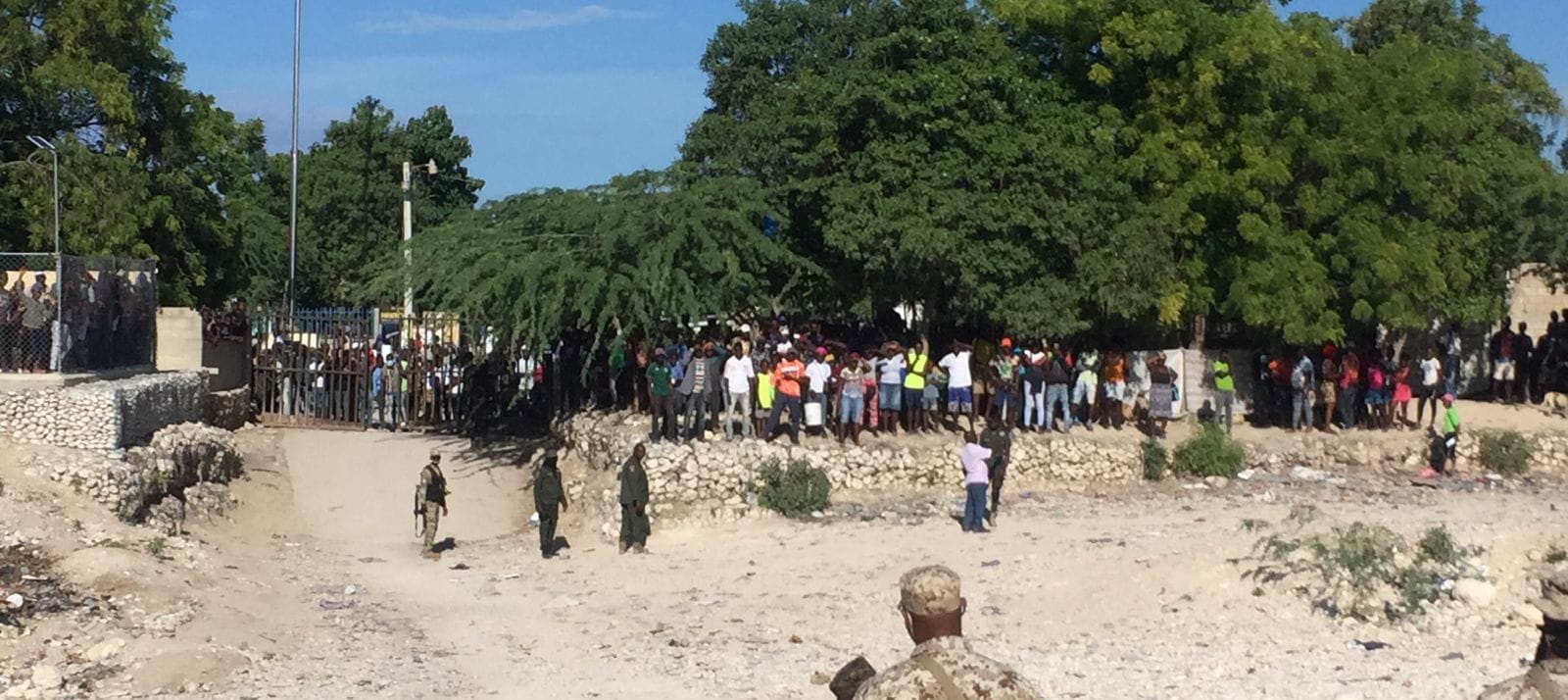 Policía Municipal de Haití impide paso de sus nacionales a Pedernales - Noticias de hoy en República Dominicana | De Último Minuto