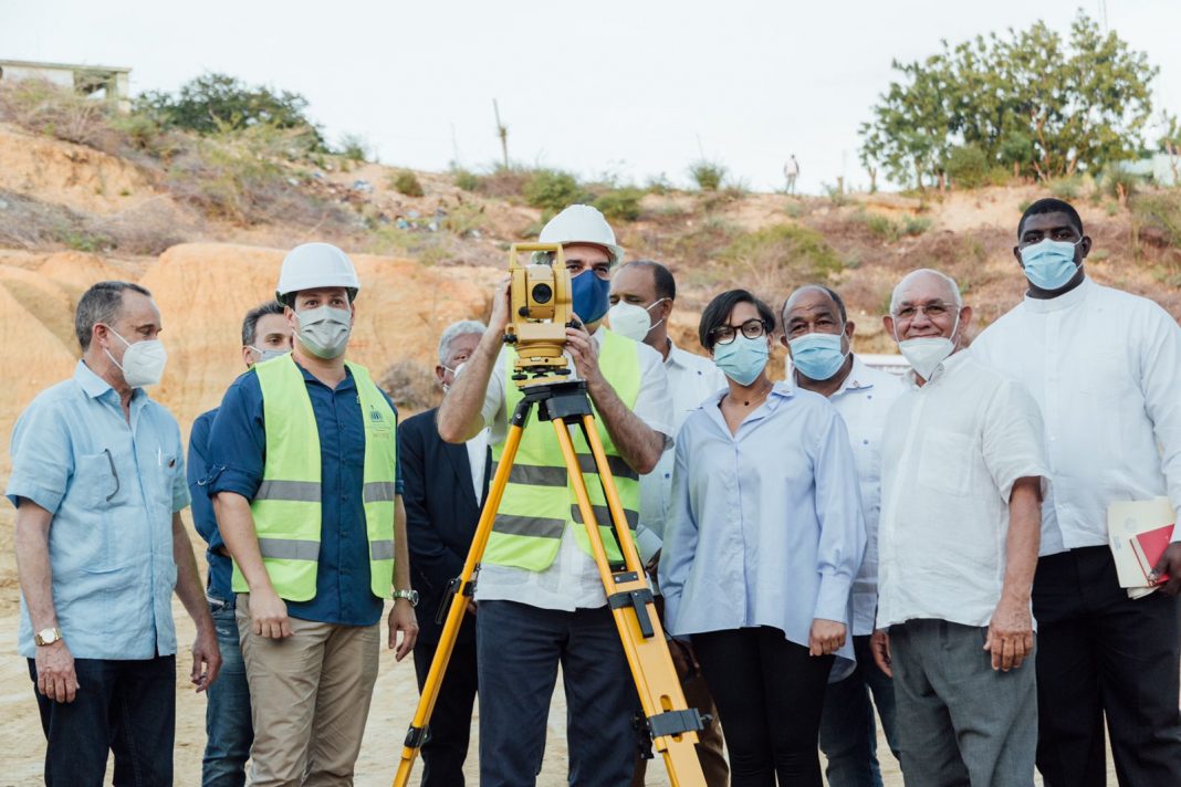 Anuncian construcción del primer hospital en Villa Vásquez