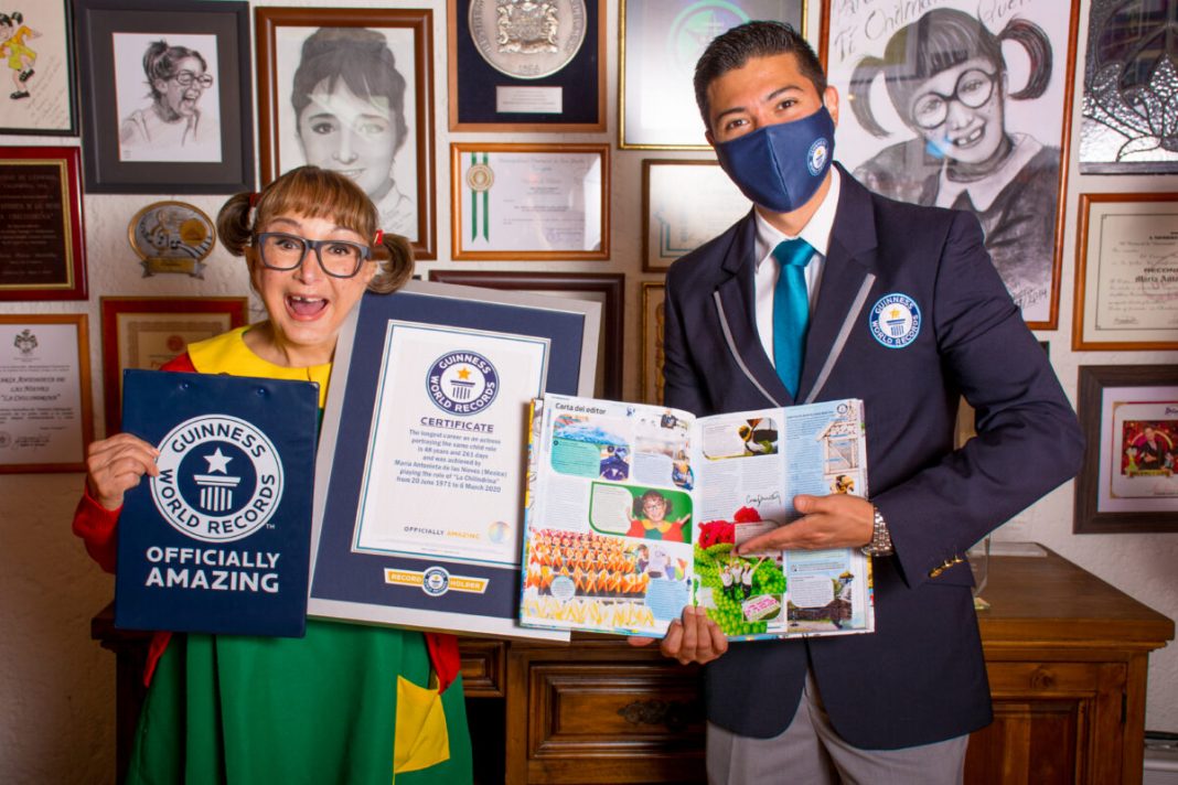 La chilindrina rompe el récord Guinness de la carrera más larga interpretando el mismo personaje infantil.