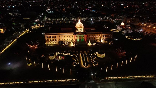 Palacio Nacional encenderá su árbol de Navidad decorado con piezas de artesanía