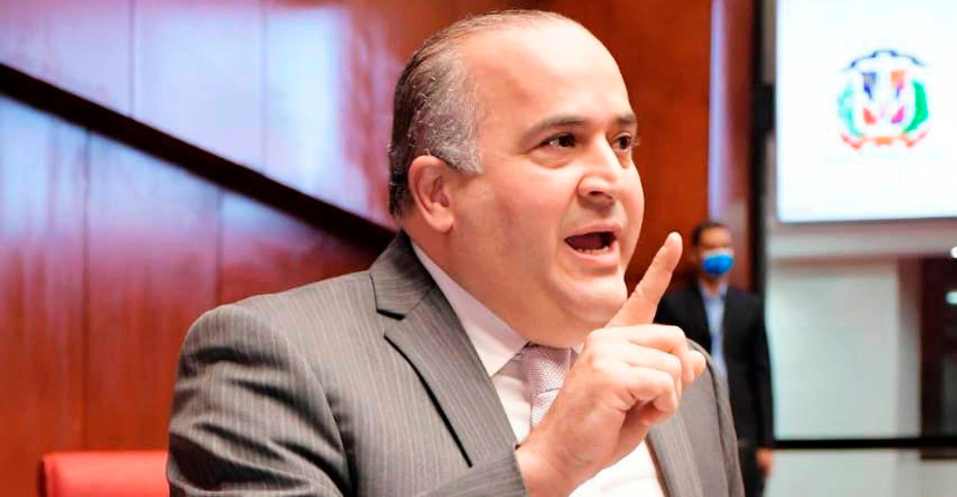 Senador Alexis Victoria afirma empresas realizaron compras menores de RD$1,700,000 y no licitaron