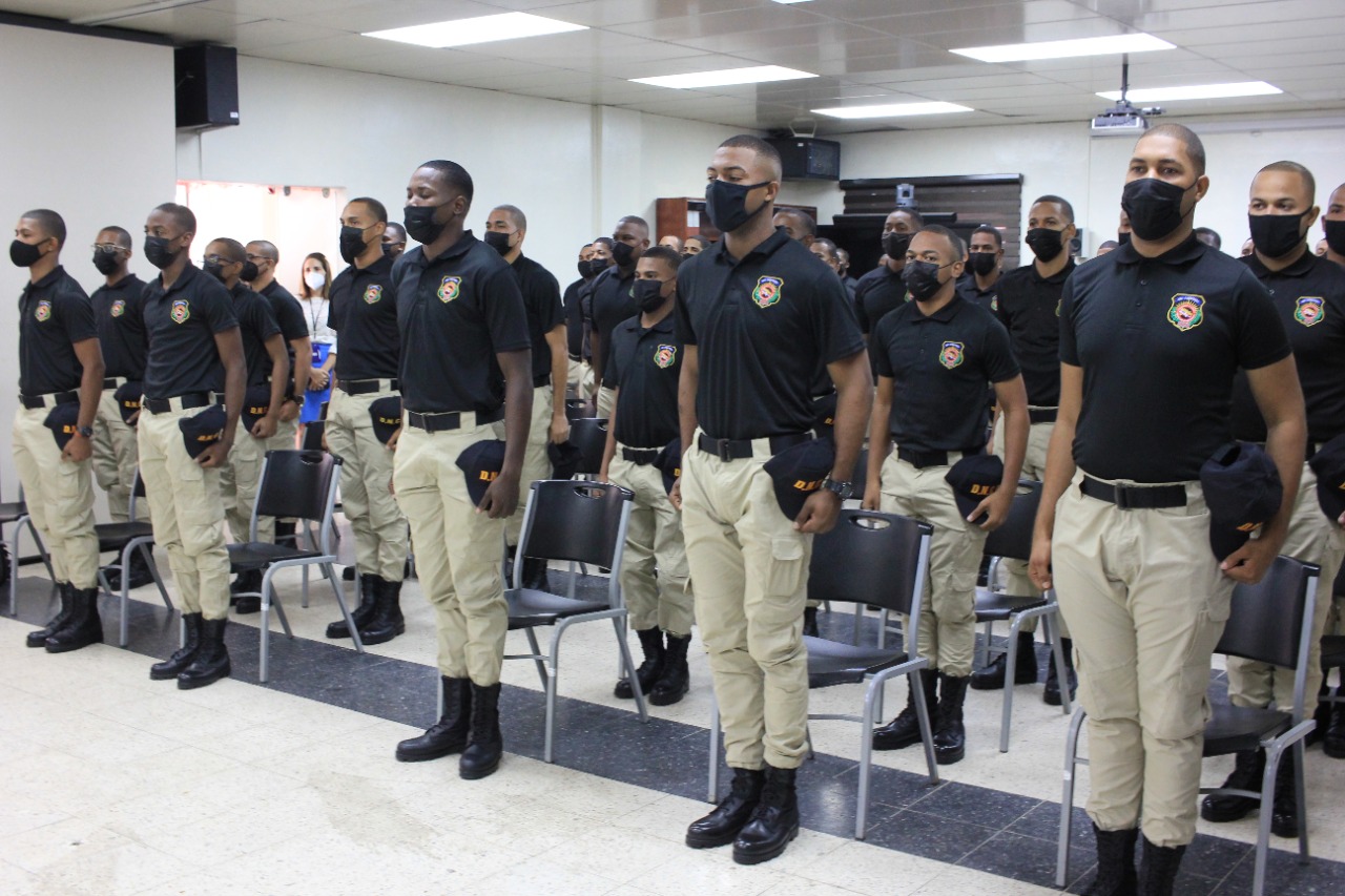 DNCD celebra graduación de 100 nuevos agentes antinarcóticos - Noticias de hoy en República Dominicana | De Último Minuto