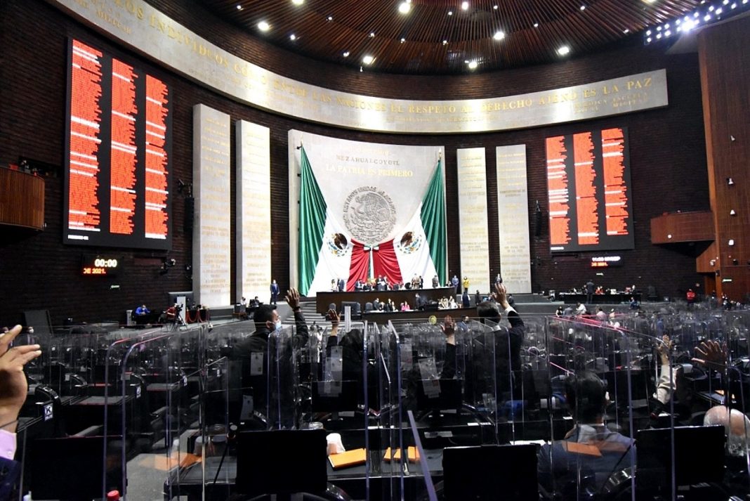 Diputados impugnan presupuesto ante Suprema Corte en México