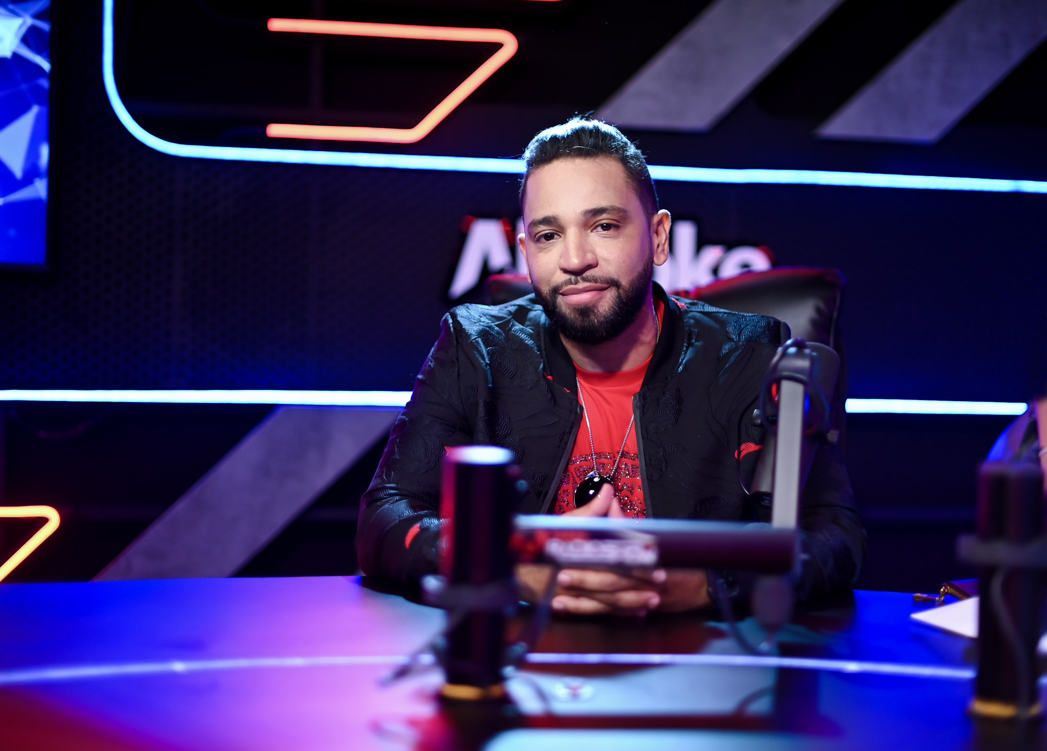 Henry Santos expresa no entender por qué Romeo estuvo solo