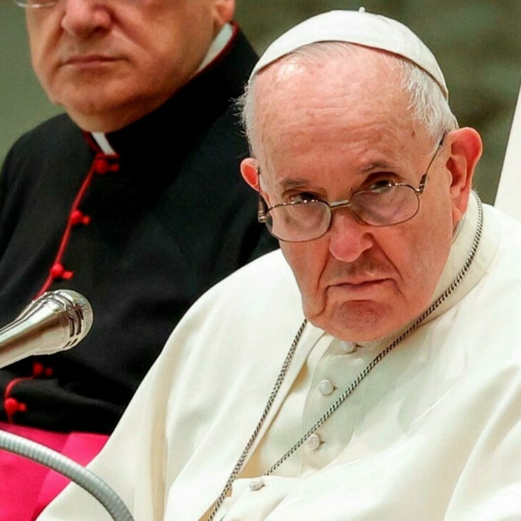 El papa a los católicos griegos: Ser minoría no es ser insignificantes