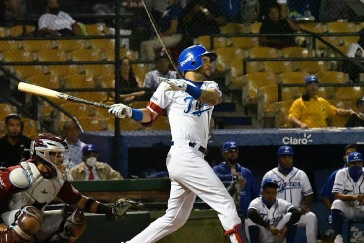 Tigres del Licey logran su cuarta victoria al hilo