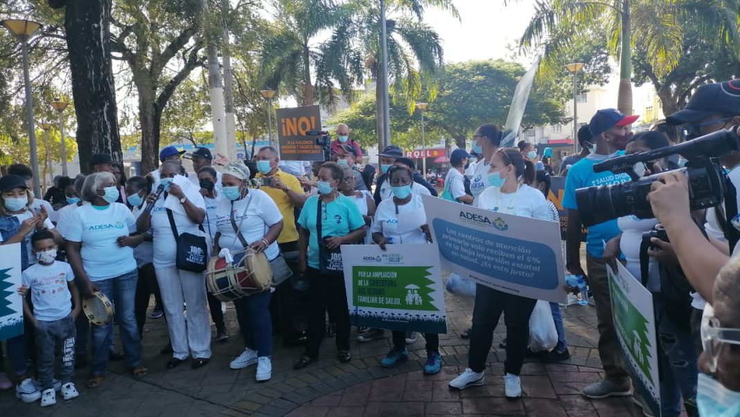 Afiliados de ADESA marchan por el derecho a la salud
