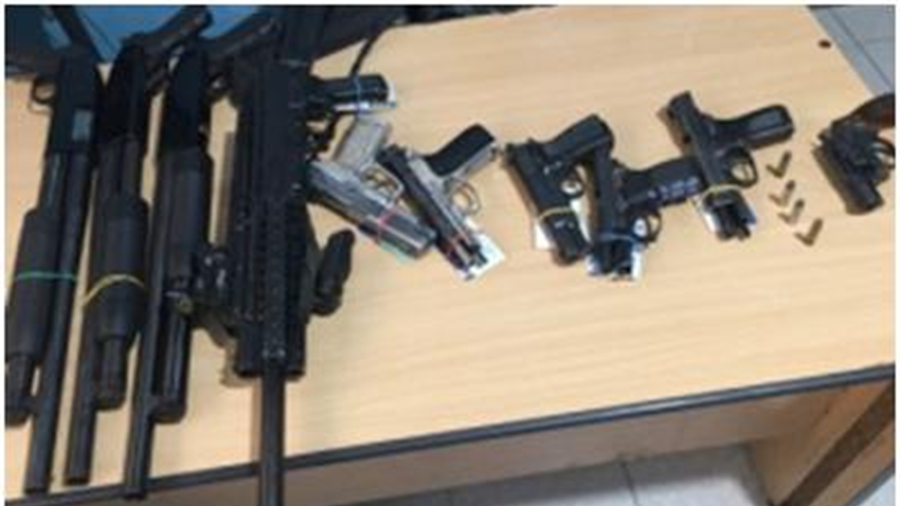 Policía Nacional incauta once armas de fuego en Esperanza durante marcha - Noticias de hoy en República Dominicana | De Último Minuto