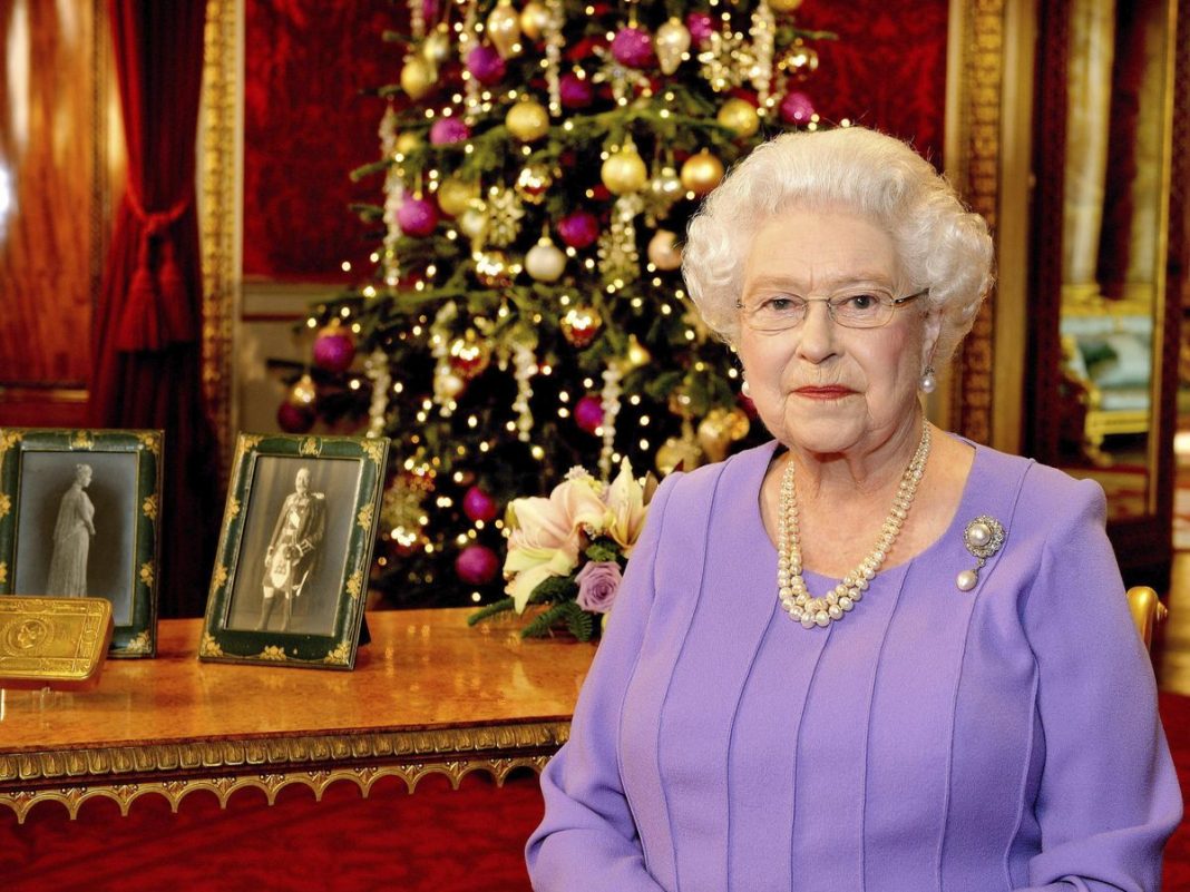 La reina Isabel II da positivo al coronavirus