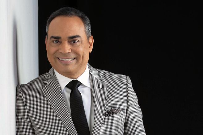 ¡El coronavirus sigue azotando la clase artística! Gilberto Santa Rosa da positivo al Covid 19